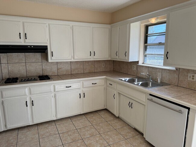 Foto del edificio - 3 bed 1.5 bath in the Heart of Moore