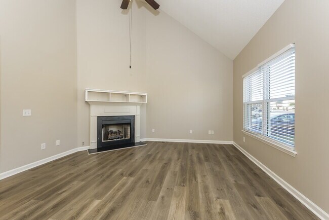 Foto del edificio - 6628 Shadyview Dr