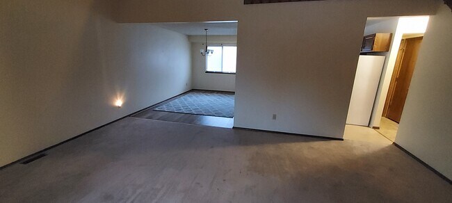 Building Photo - 8325 Freemantle Dr