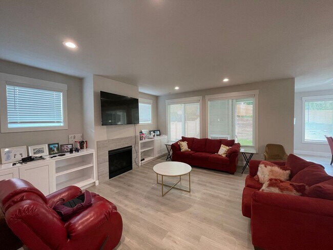 Foto del edificio - Beautiful 2020 Construction in Puyallup! M...
