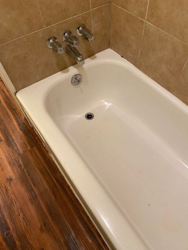 Foto del edificio - 509 S Bowen Rd