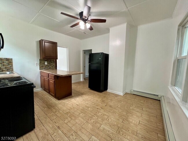 Foto del edificio - 420 Lakeview Ave