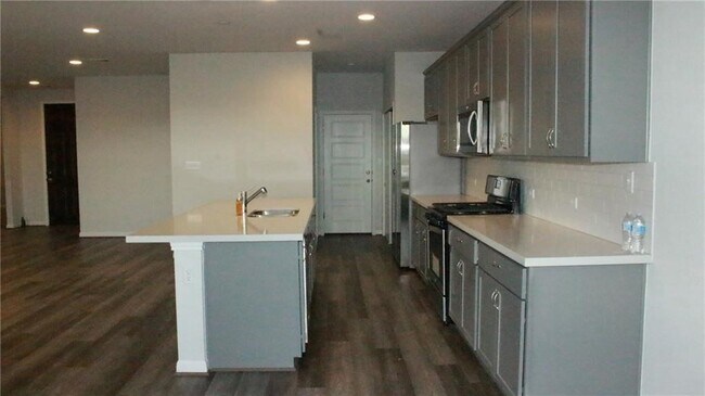 Building Photo - 119 Watercourse Wy