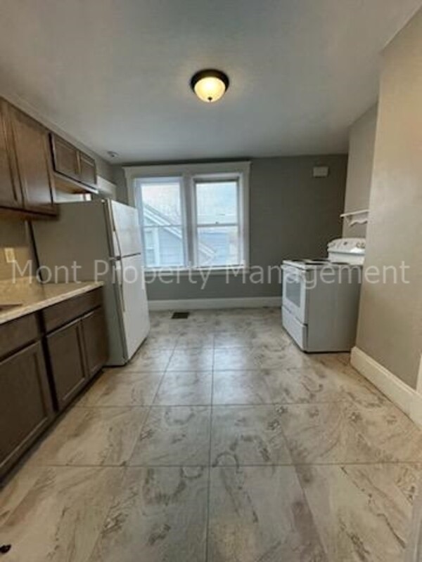Building Photo - 212 Jackson Avenue - 2