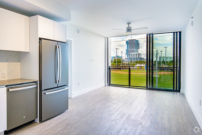 2HAB, 2BA - 972 ft² - 215 Park
