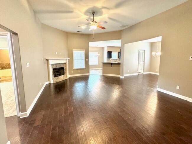 Foto del edificio - CourtlyCircleNorth8564