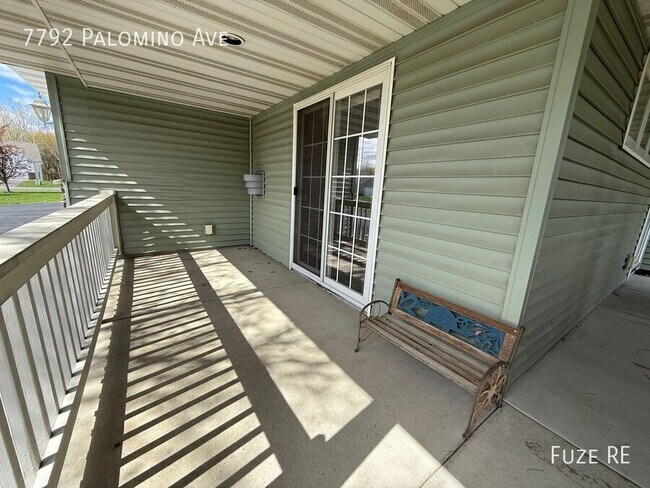 Foto del edificio - 7792 Palomino Ave NE