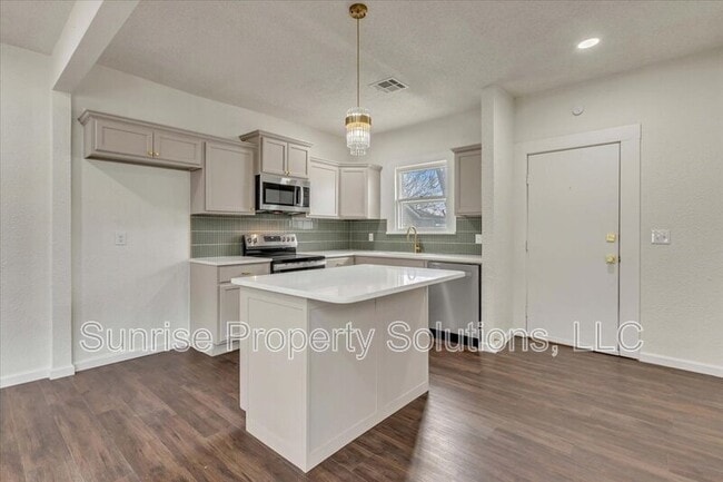 Foto del edificio - 1704 NW 32nd St