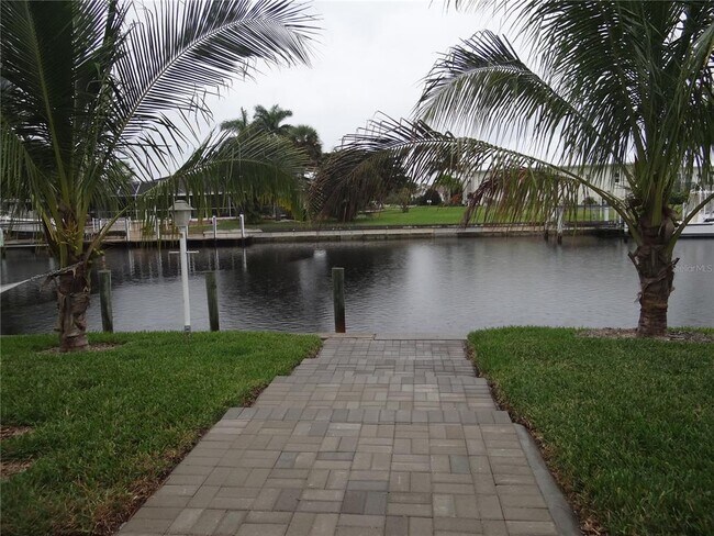 Building Photo - 470 Bal Harbor Blvd