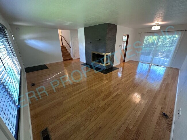 Building Photo - Charming 3-Bedroom Gresham Retreat with Spacious 1728 sq. ft. Layout and 2.5 Baths!