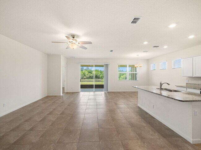 Building Photo - 10553 SW Toren Wy