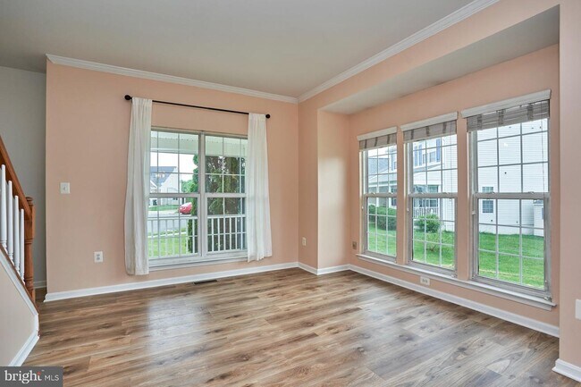 Building Photo - 6107 Waverly Way