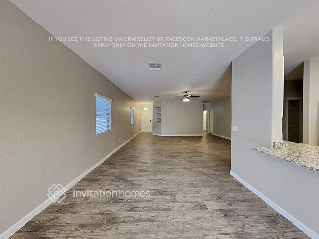 Foto del edificio - 16847 W Rimrock St