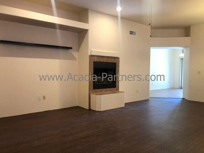 Foto del edificio - Beautiful Newer Home Near Downtown