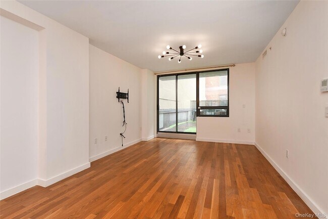 Foto del edificio - 106-20 70th Ave