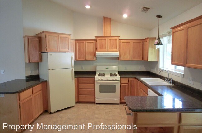 Foto del edificio - 3 br, 2 bath House - 940 Cedar