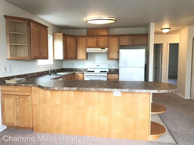 Building Photo - 6301 W Commadore Ln