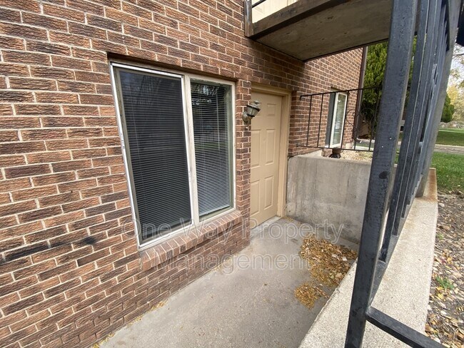 Building Photo - 723 26th Ave