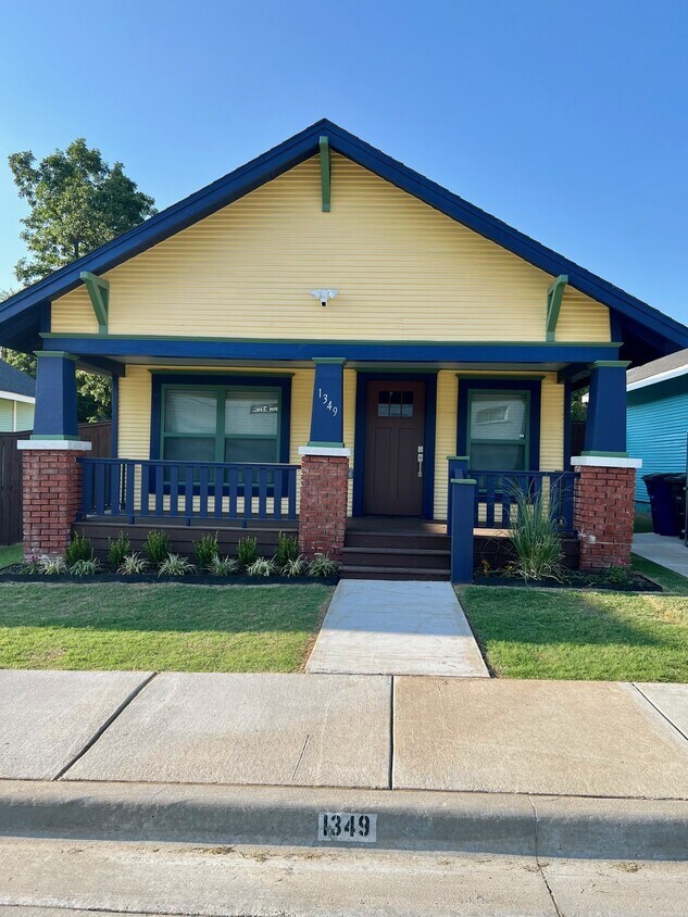 Primary Photo - 1349 E Haskell St