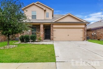 Building Photo - 601 Creekview Dr