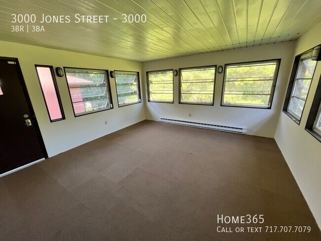 Building Photo - Spacious 3 bedroom, 2.5 bathroom house wit...