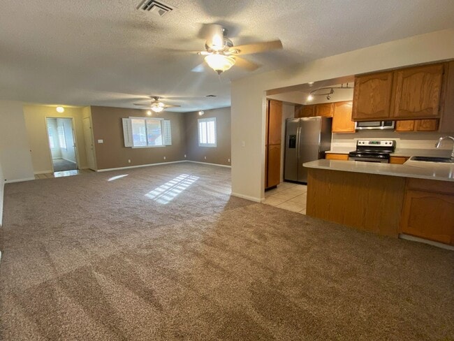 Building Photo - Rustic 3 bd/2 ba 2 Stall Horse Property: C...