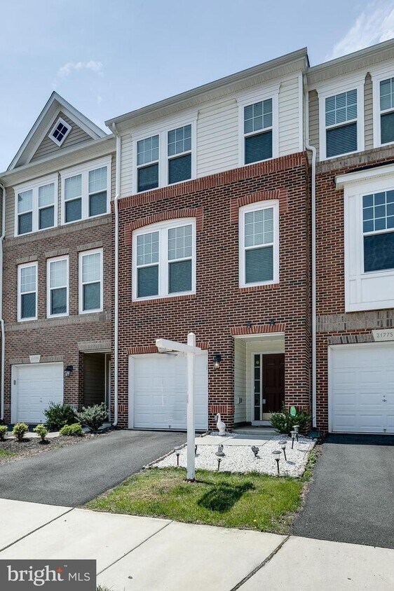 Foto principal - 21777 Mears Terrace