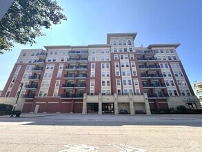 Building Photo - 656 Pearson St