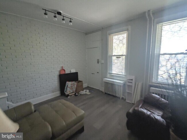 Foto del edificio - 657 N 37th St