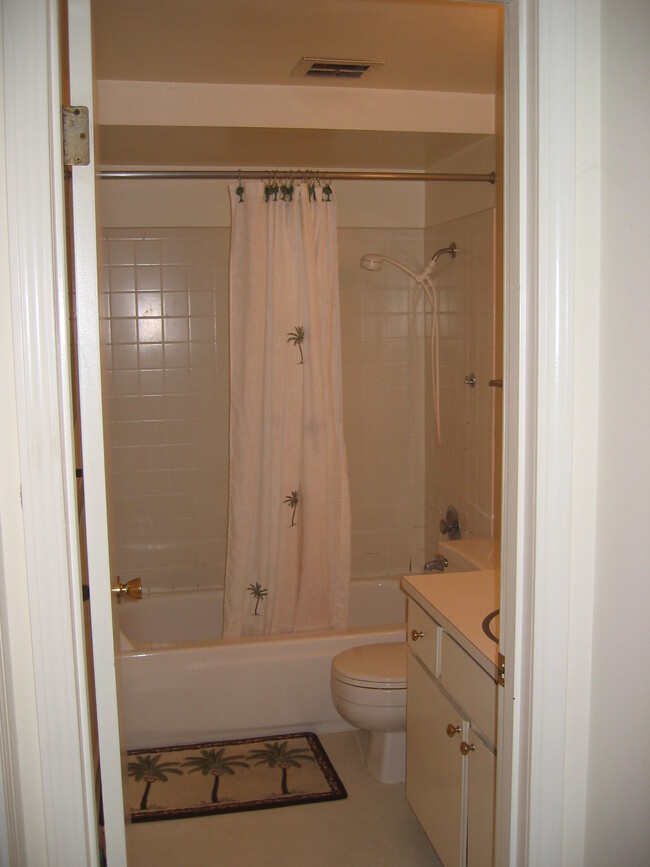 Foto del edificio - 9550 Interlake Ave N