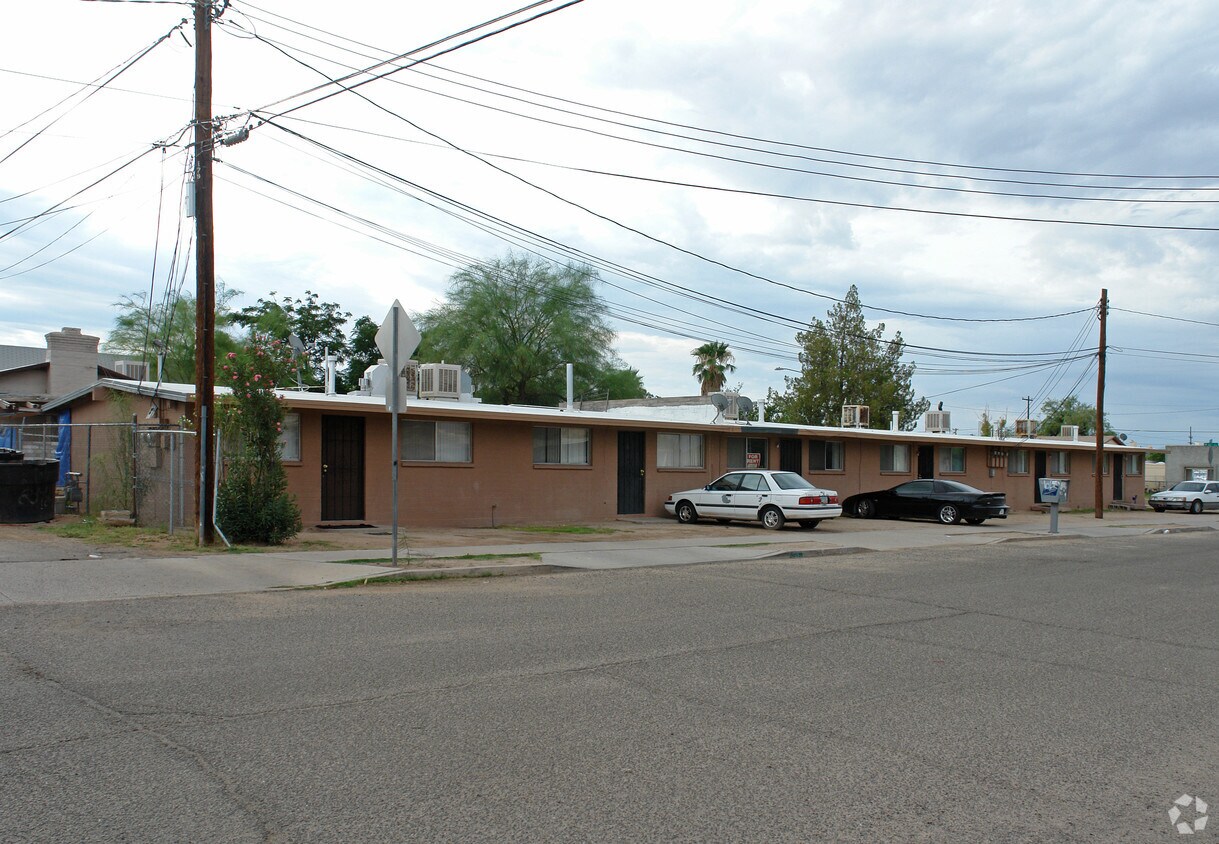 Building Photo - 6-plex on 8th Ave