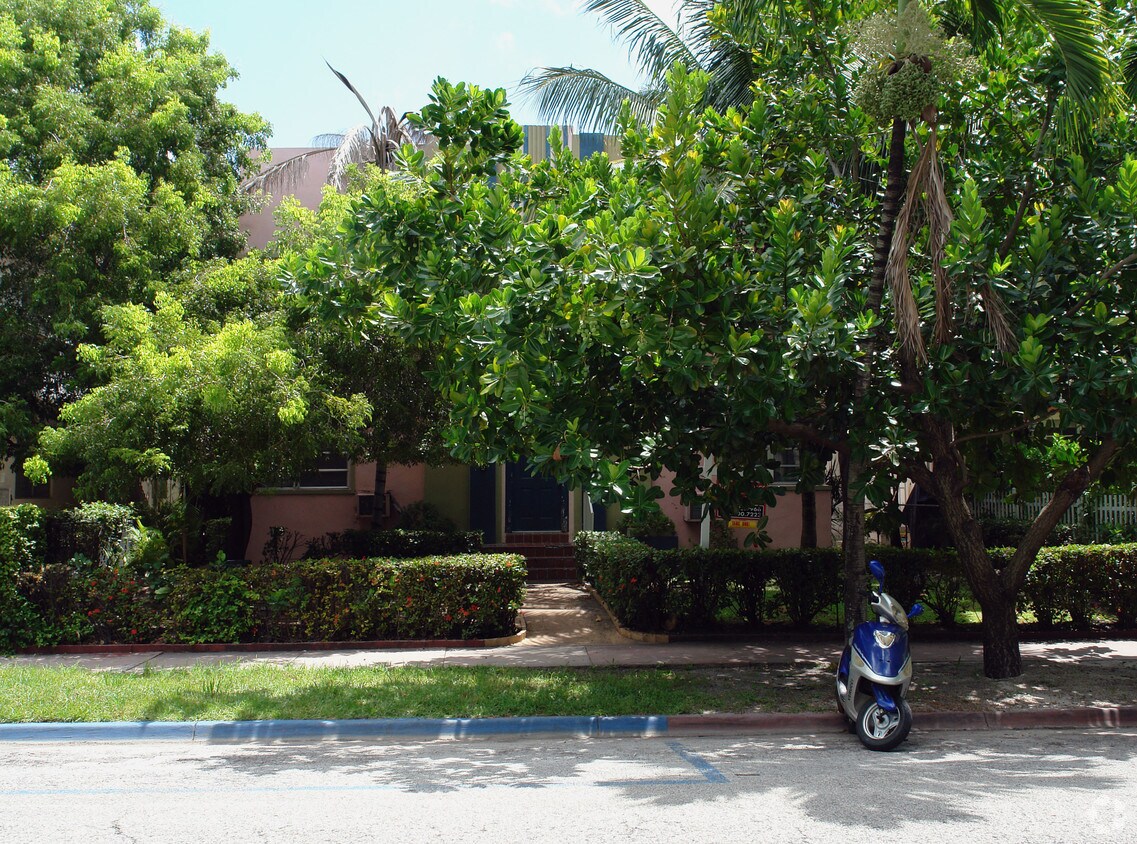 Foto del edificio - 831-833 Meridian Ave