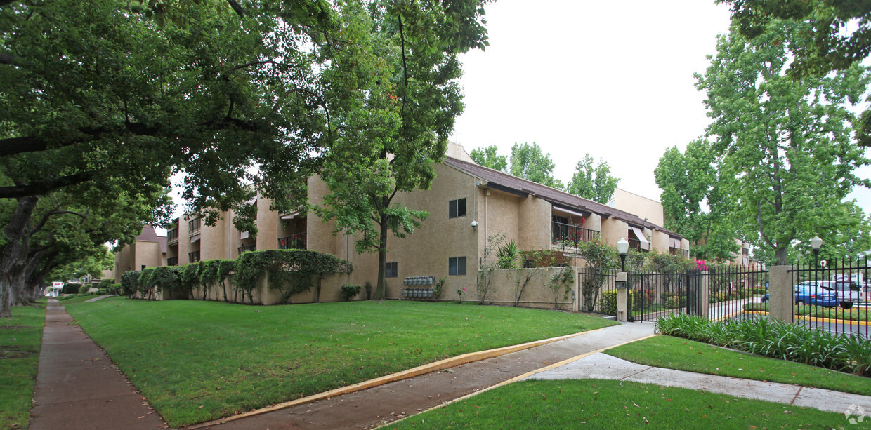Foto principal - Emerson Village