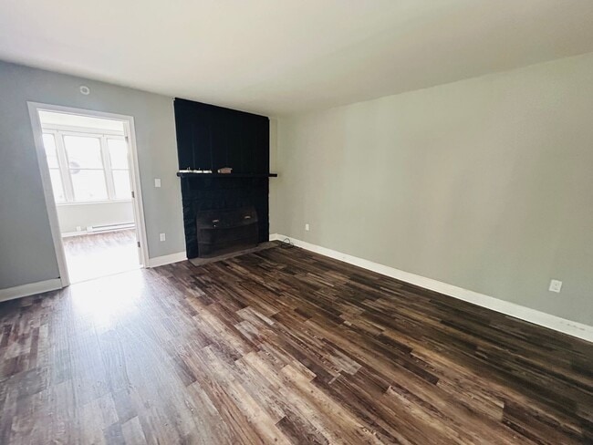 Building Photo - Cute 3 bedroom house located in East Stroudsburg Borough!