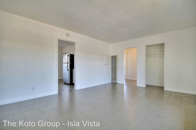 Foto del edificio - 6587 Cordoba Rd