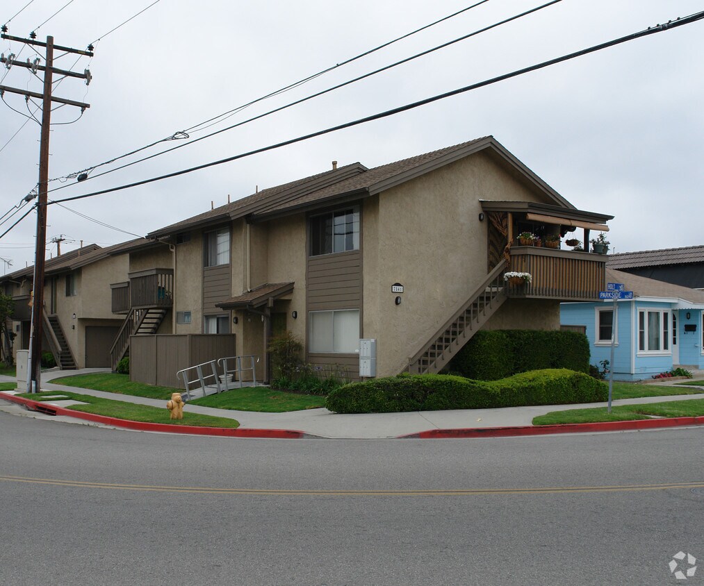 7841 Holt Ave, Huntington Beach, CA 92647 Apartments in Huntington