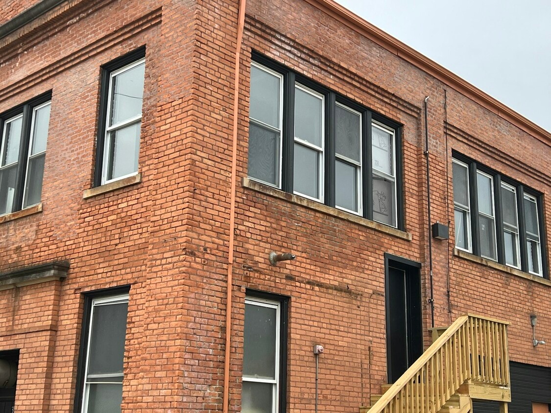 Foto principal - 301 N Clinton St