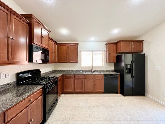 Foto del edificio - BEAUTIFUL 3BD/2BA SINGE STORY TOWNHOME IN ...