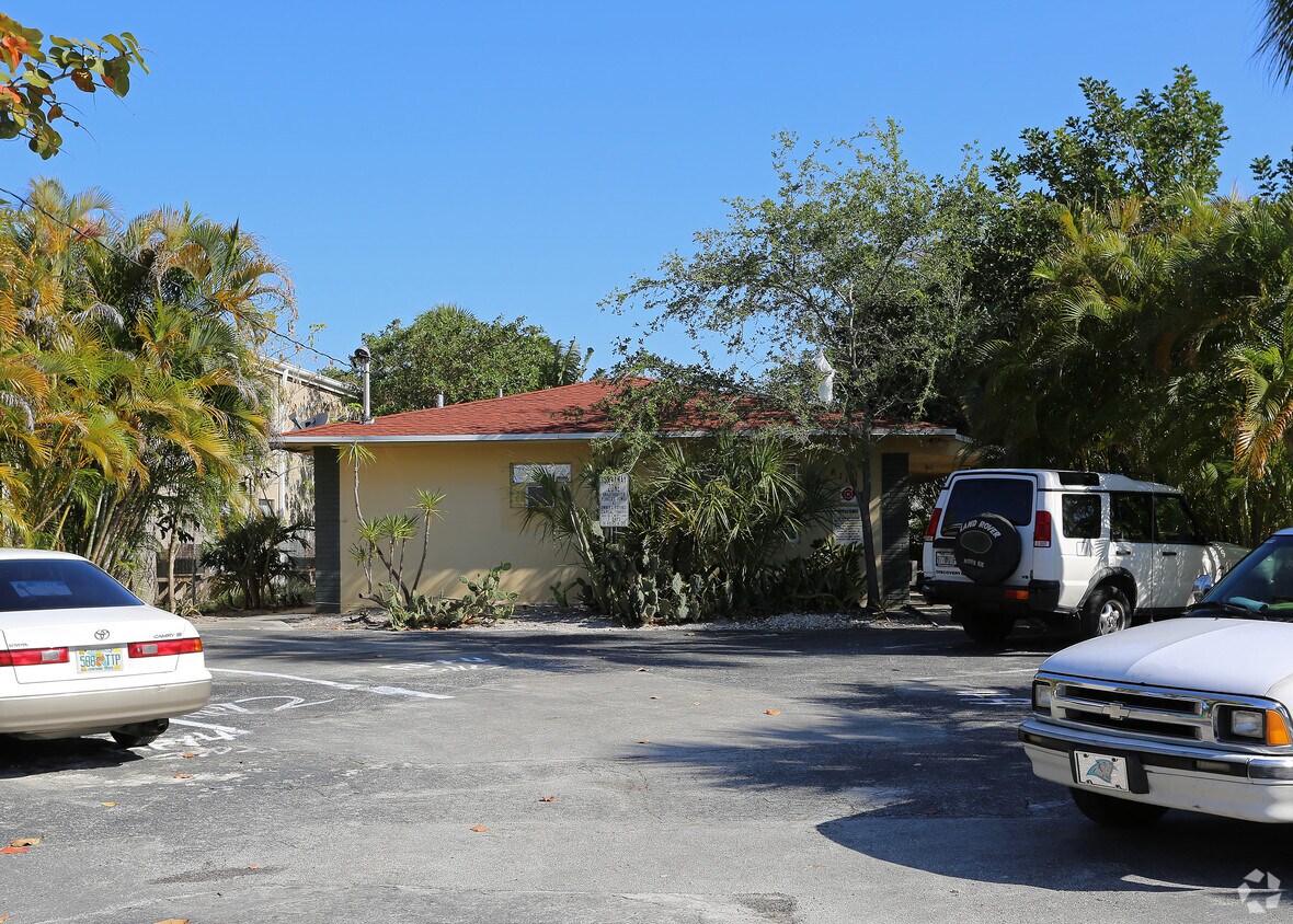 611 NE 29th Dr, Wilton Manors, FL 33334 Apartments in Wilton Manors