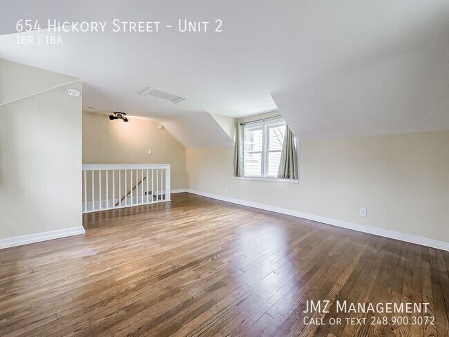Building Photo - 654 Hickory St