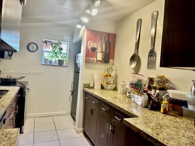 Foto del edificio - 9450 Live Oak Pl