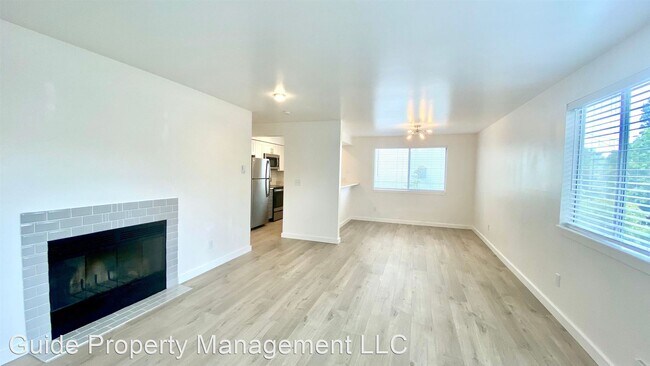 Building Photo - 3017 60th Ave SW