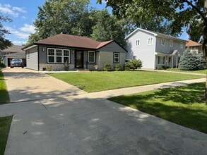 Building Photo - 310 N William St