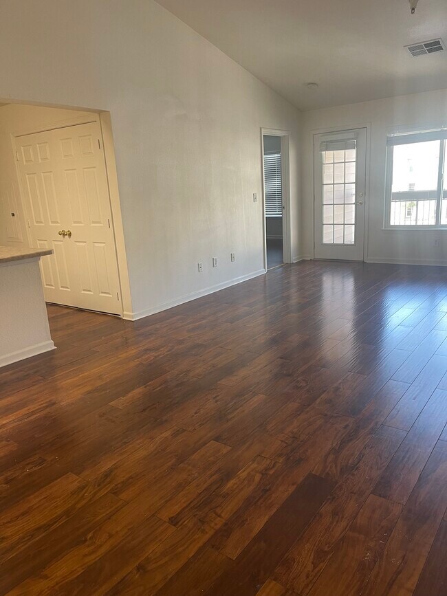 Building Photo - 200 Talus Way