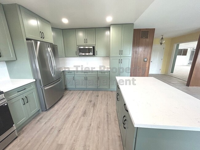 Building Photo - ***Oceanside Charmer 3 bed / 2 bath House ...