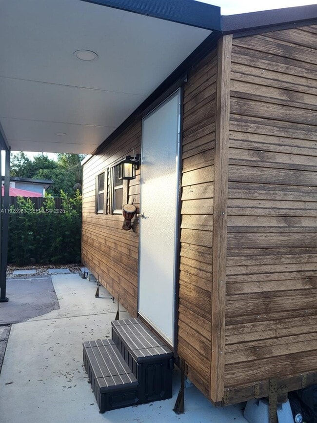 Foto del edificio - 2137 NW 97th St