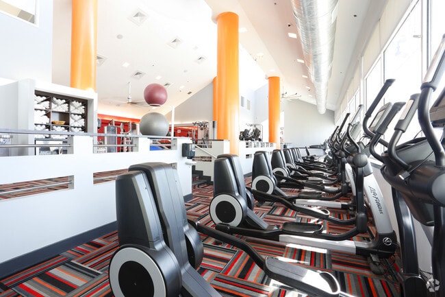 Building Photo - The Maddox