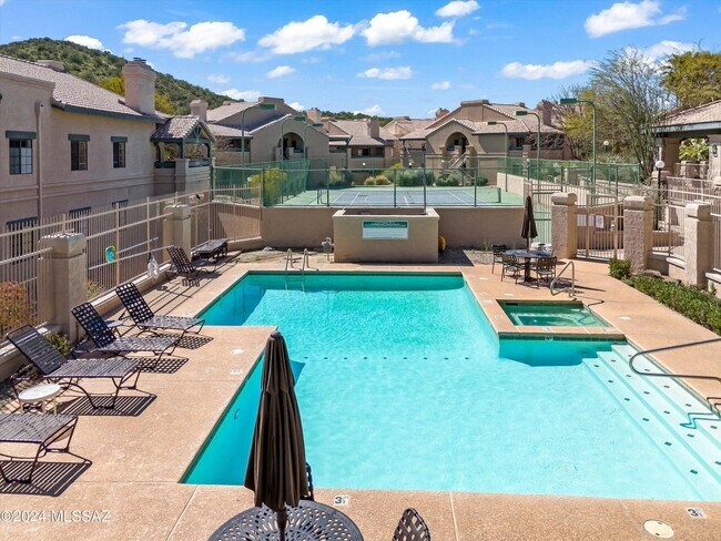 Pool and Spa - 101 S Players Club Dr