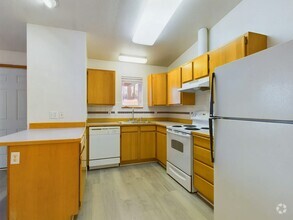 Building Photo - 604 2nd St