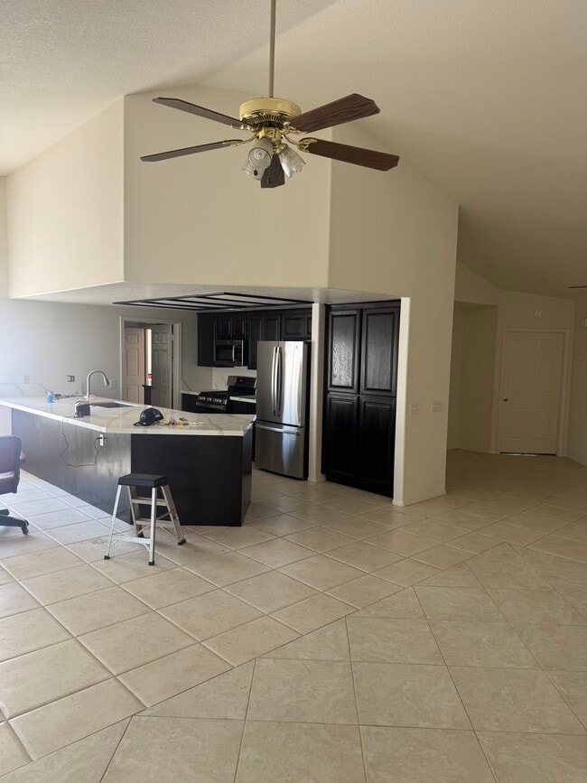 Building Photo - 473 Ali Way